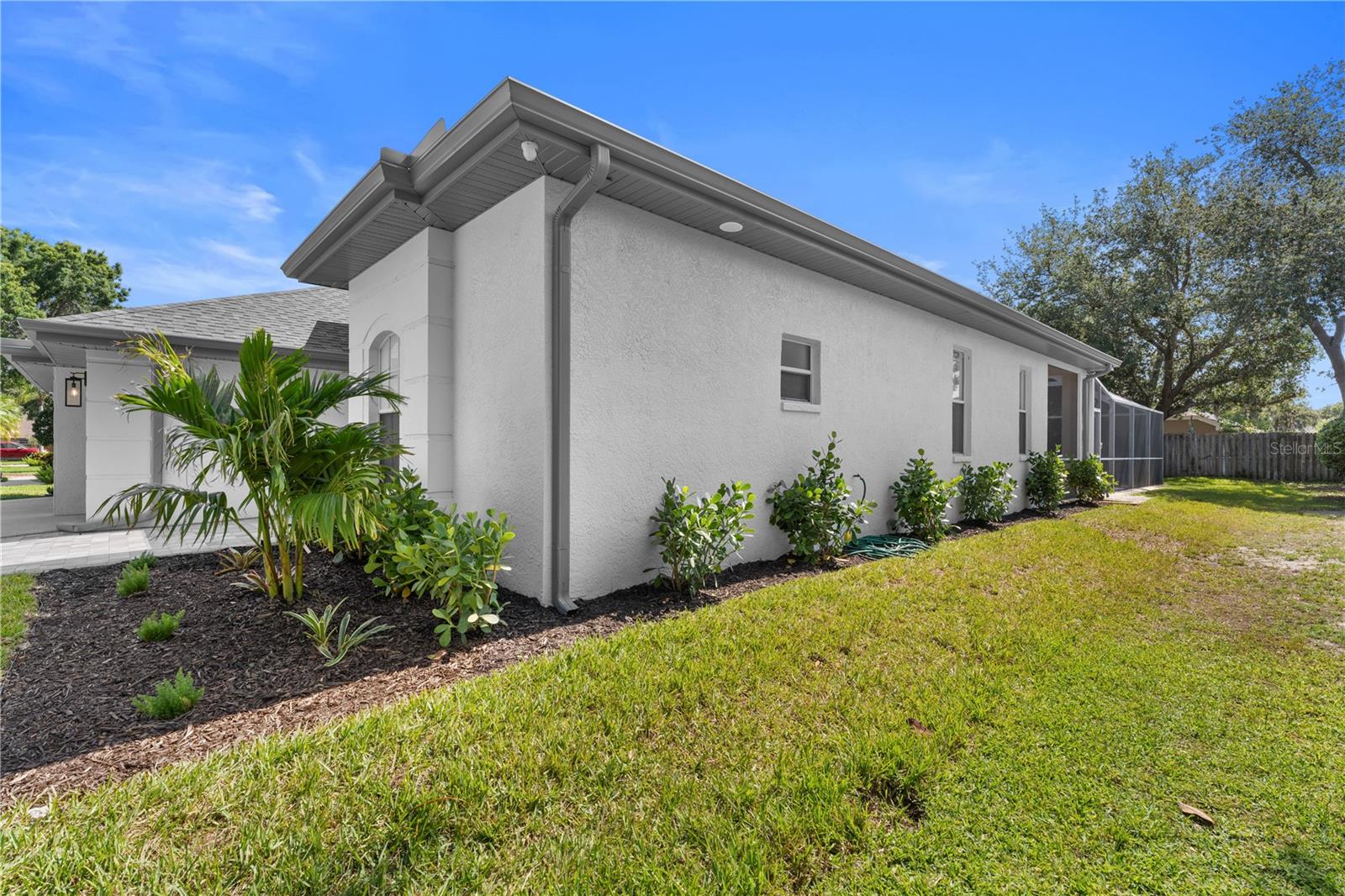 Listing photo id 1 for 403 Carriage House Lane