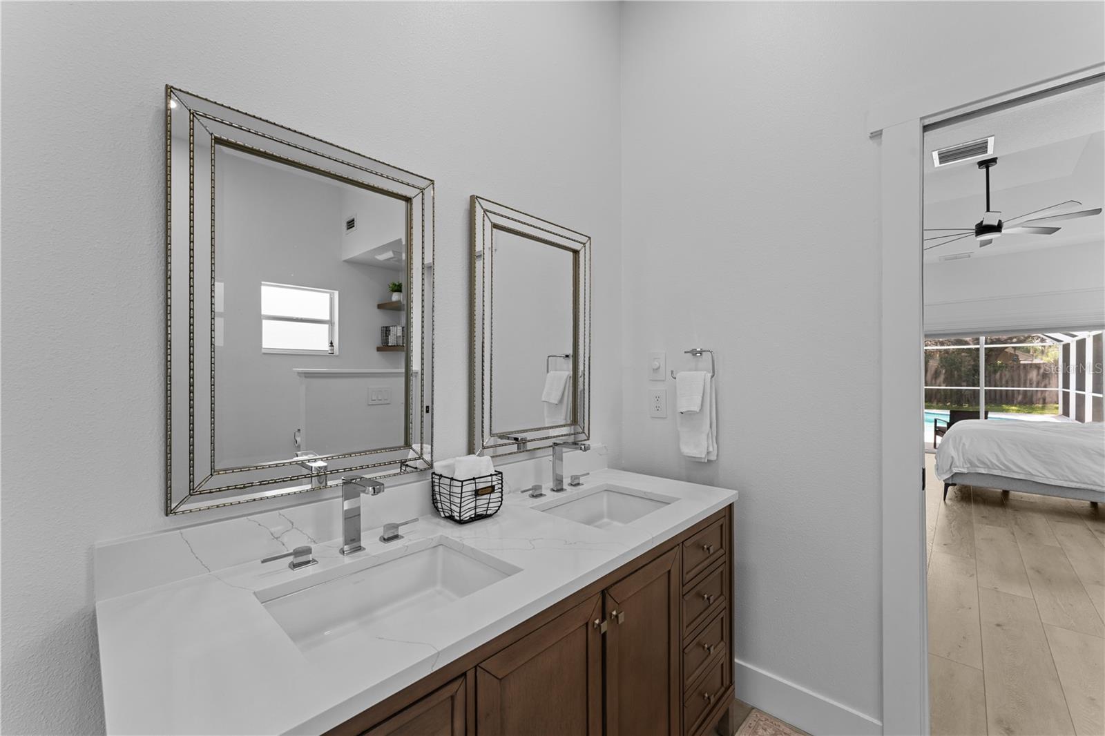 Listing photo id 28 for 403 Carriage House Lane
