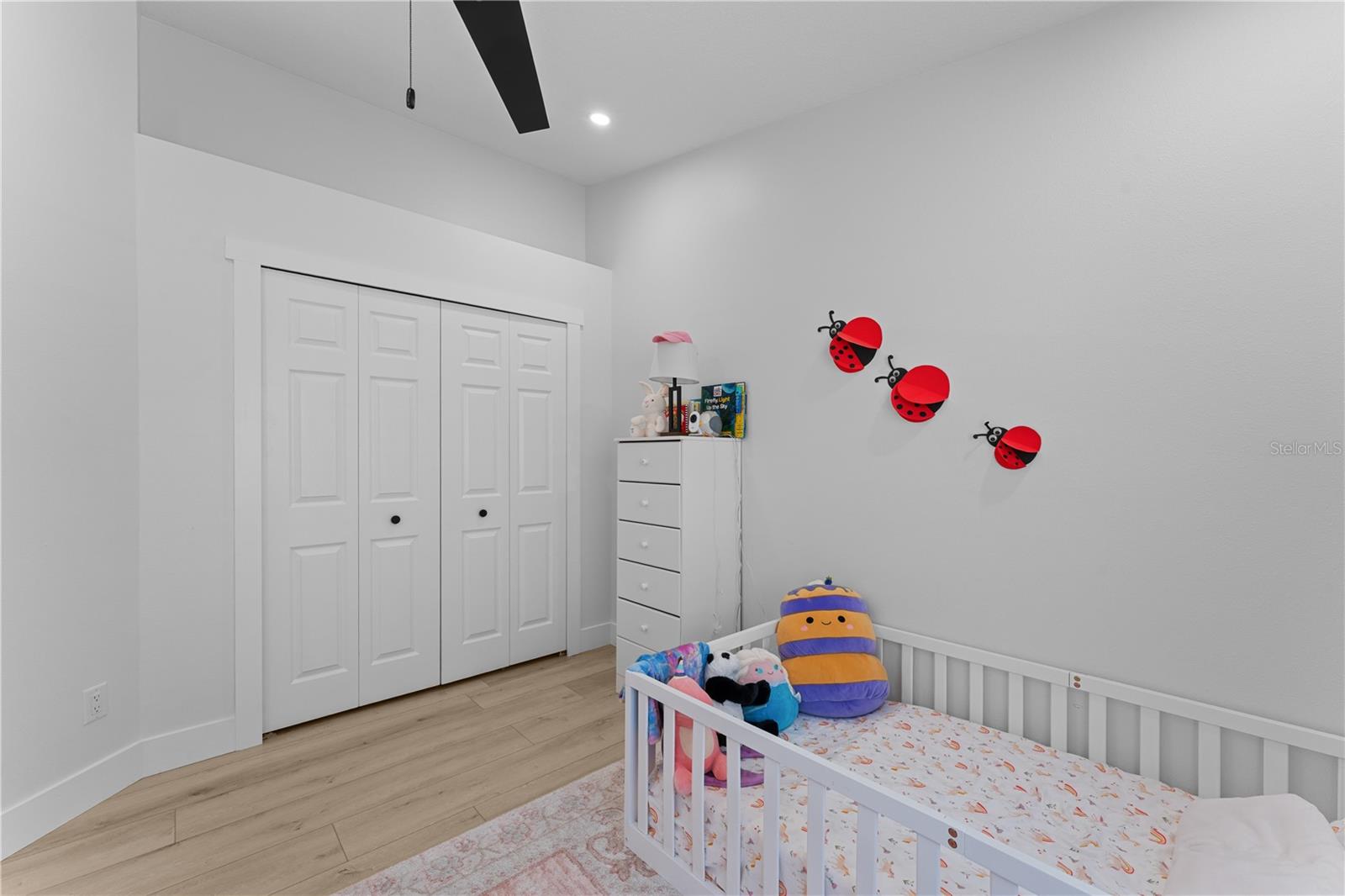 Listing photo id 30 for 403 Carriage House Lane