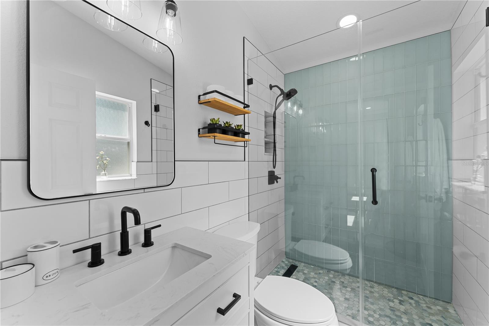 Listing photo id 33 for 403 Carriage House Lane
