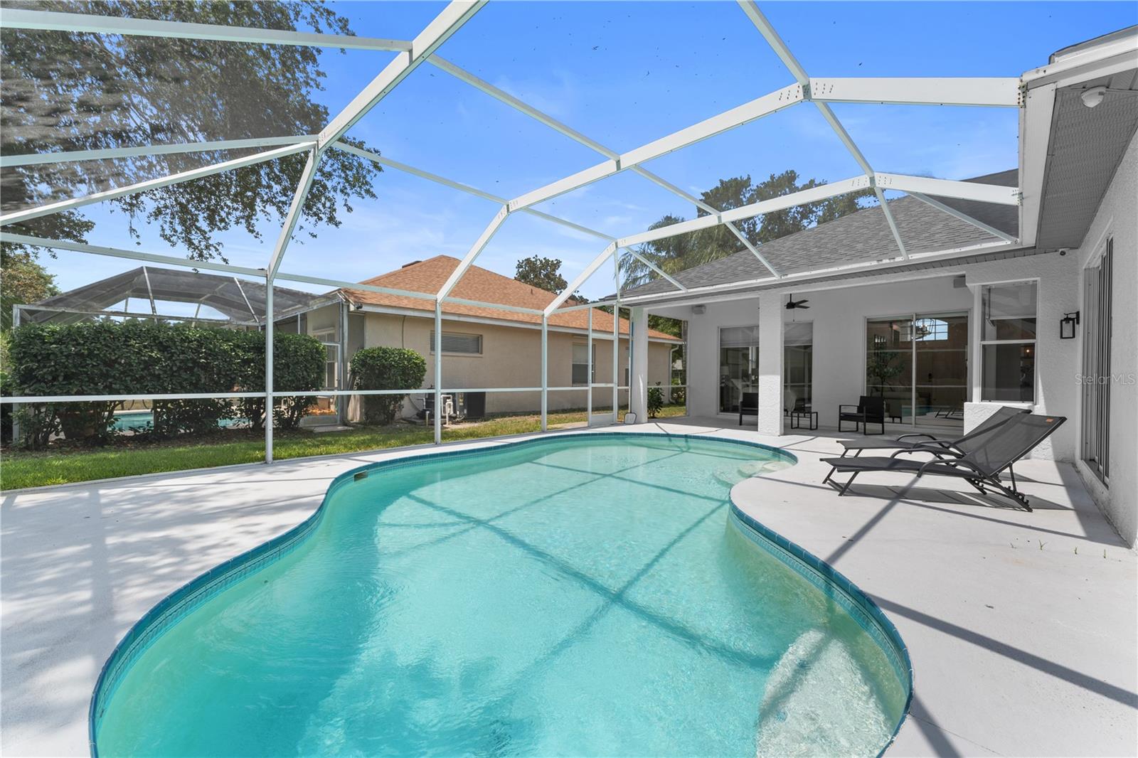 Listing photo id 43 for 403 Carriage House Lane
