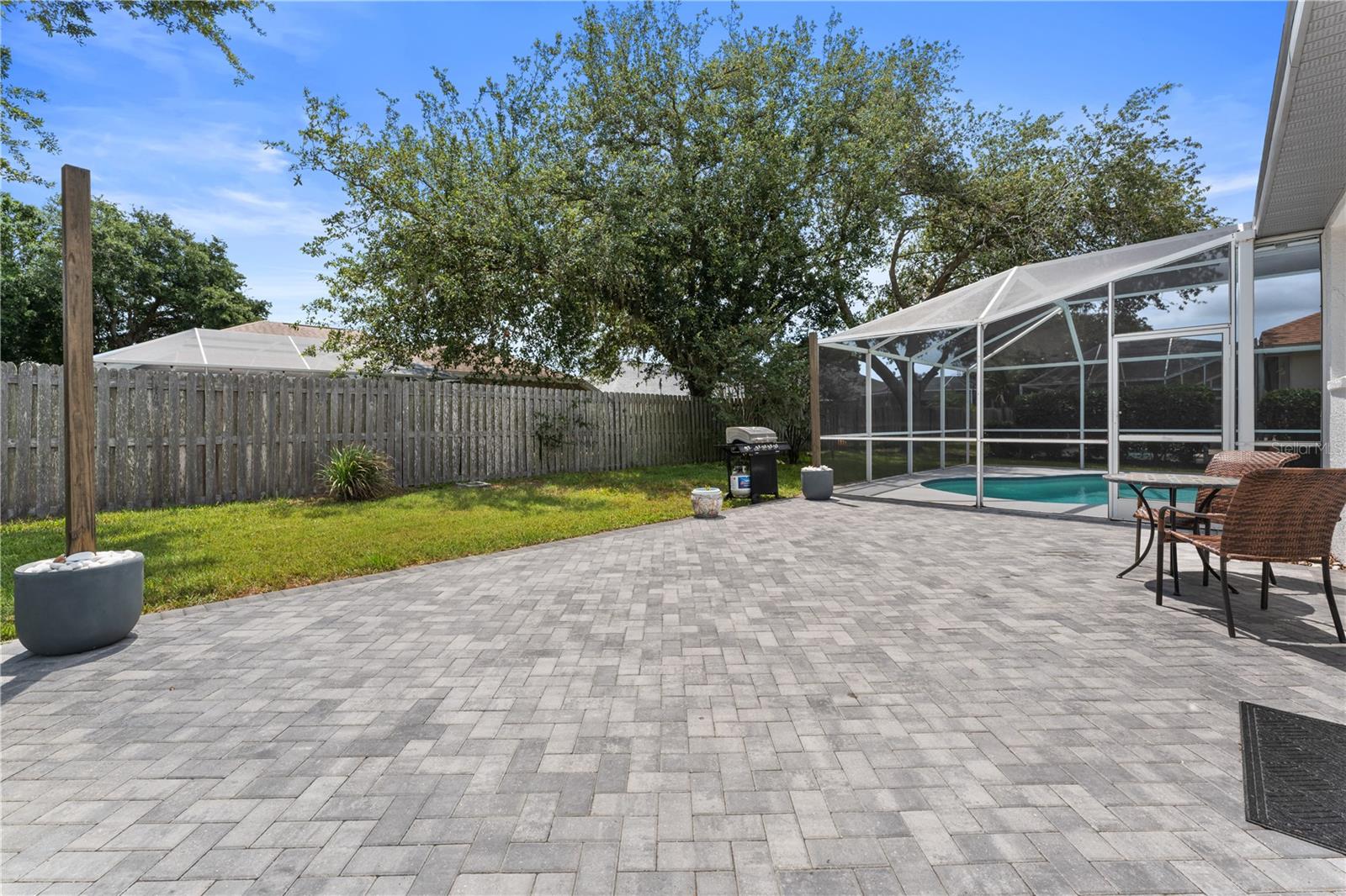 Listing photo id 44 for 403 Carriage House Lane
