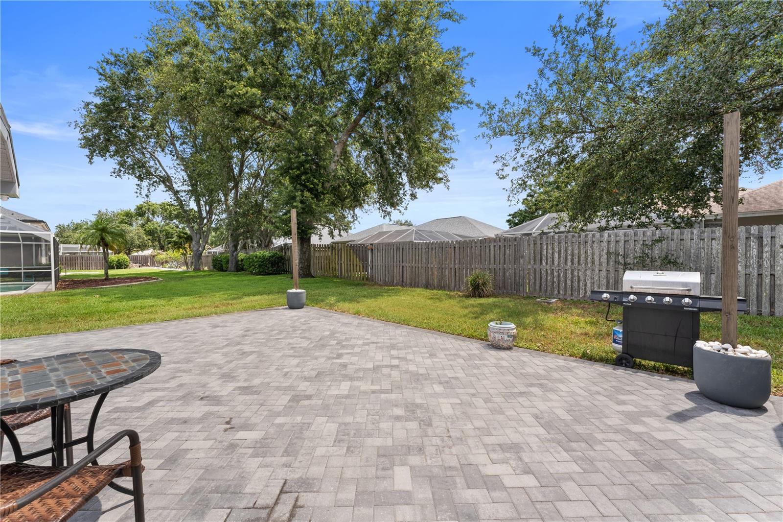 Listing photo id 45 for 403 Carriage House Lane
