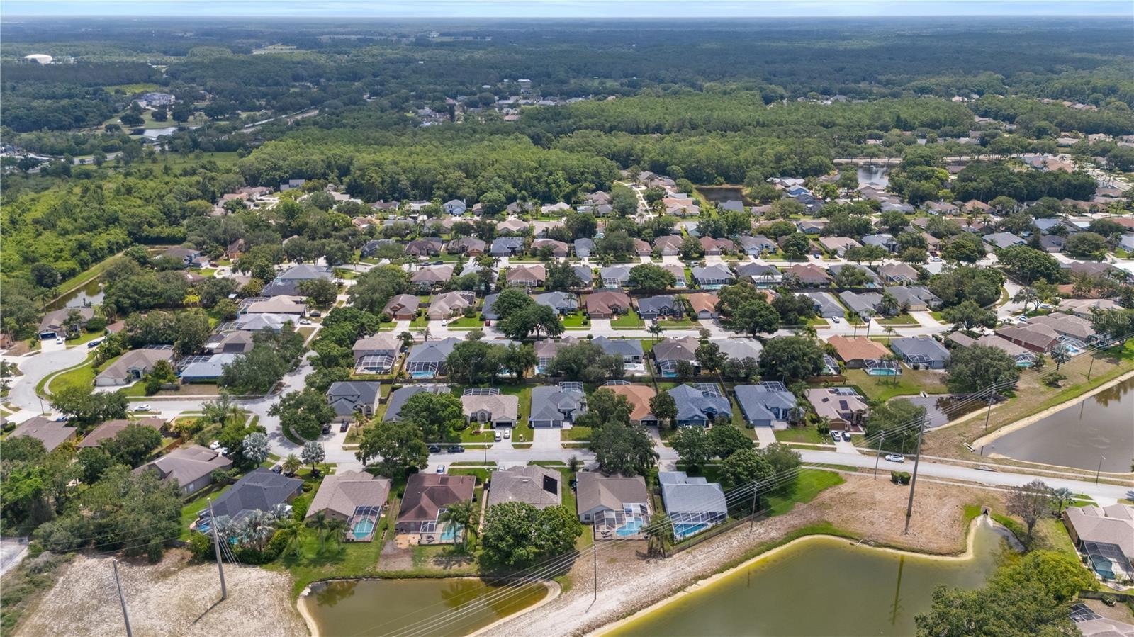 Listing photo id 49 for 403 Carriage House Lane