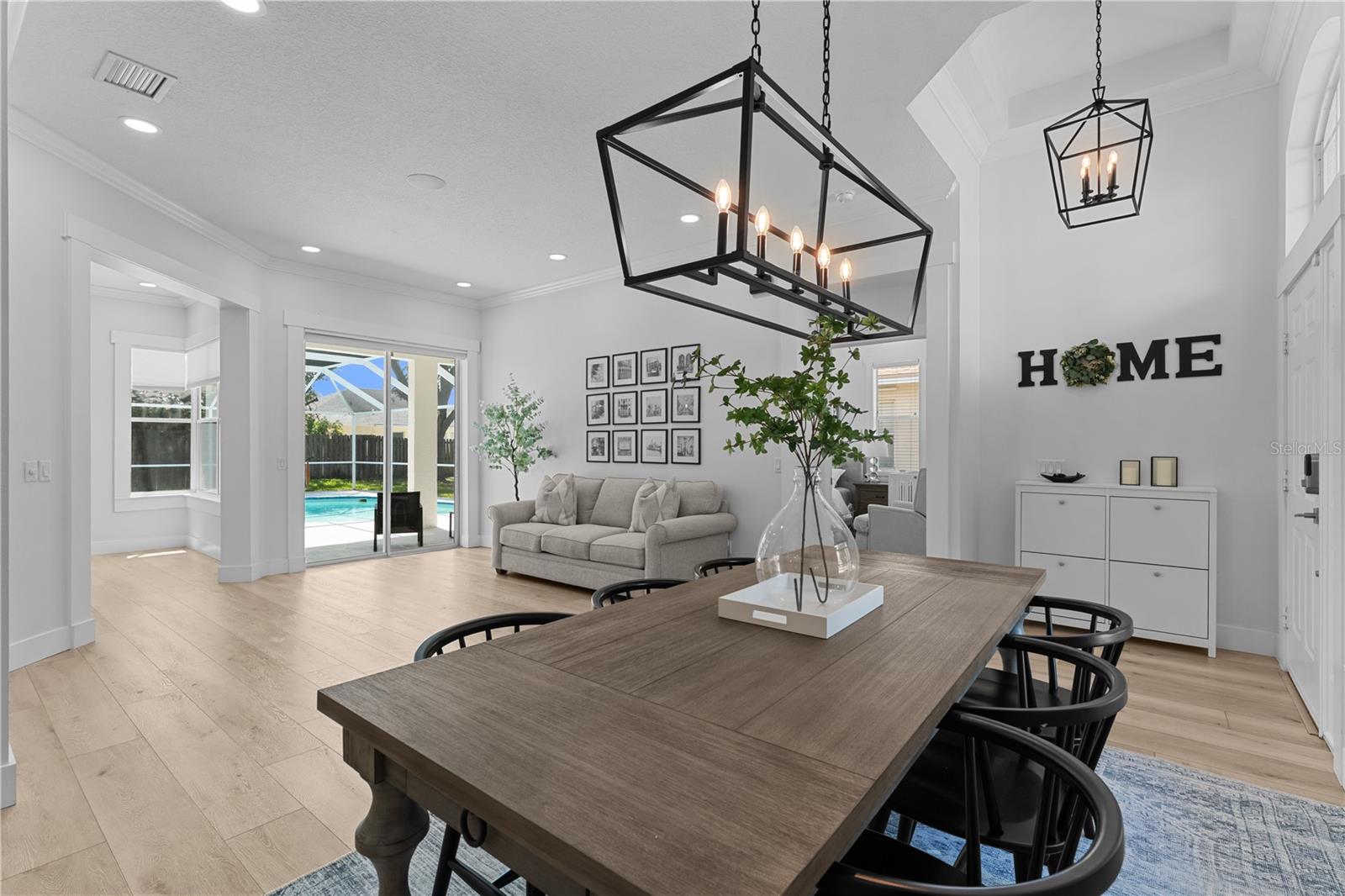 Listing photo id 5 for 403 Carriage House Lane