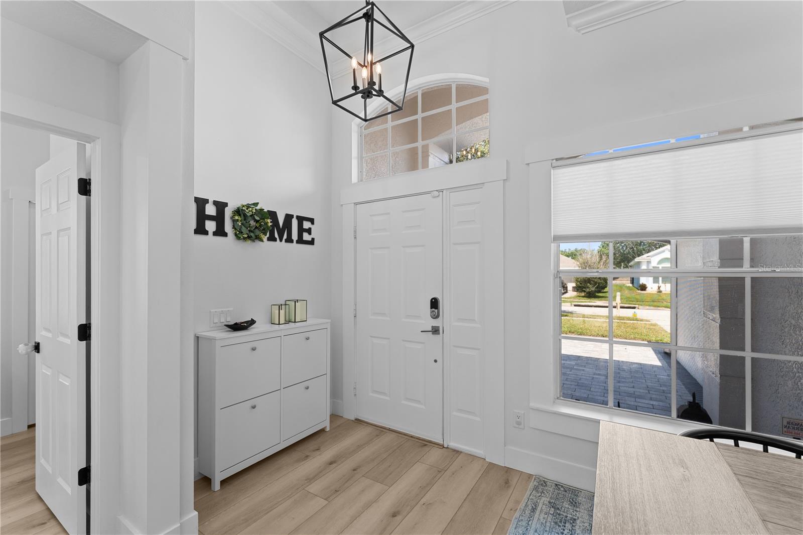Listing photo id 7 for 403 Carriage House Lane