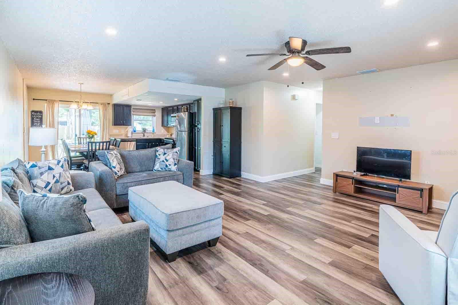 Image 5 of 33 For 7065 73rd Street N