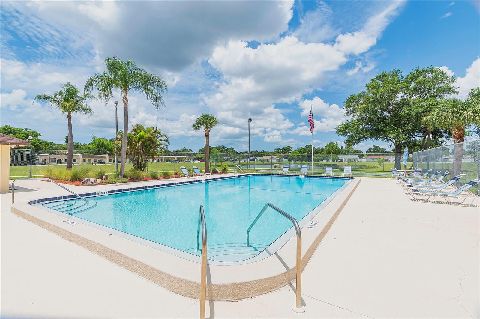Listing photo id 25 for 9831 83rd Way