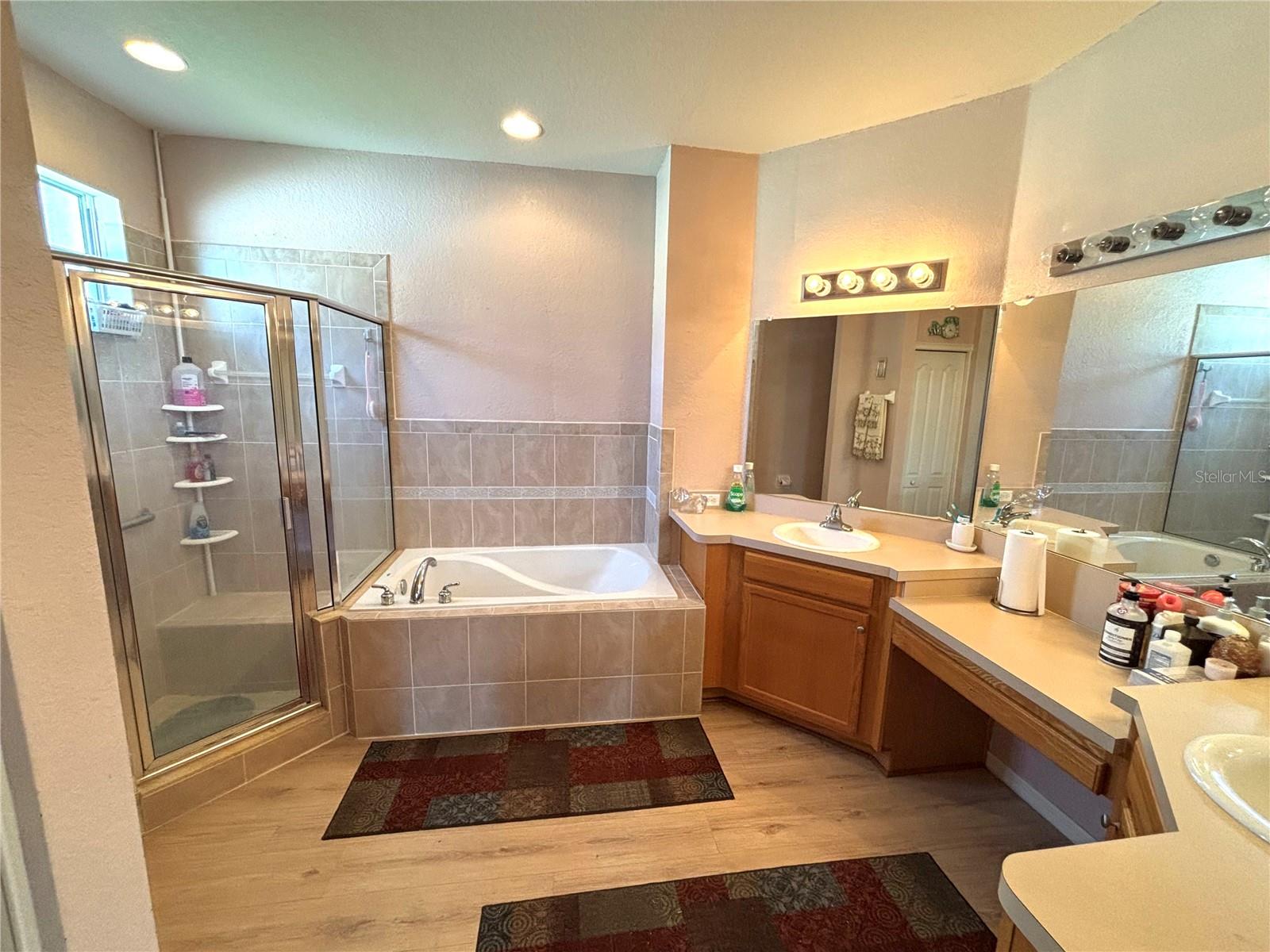 Image 17 of 21 For 7055 Heatherbrook Drive