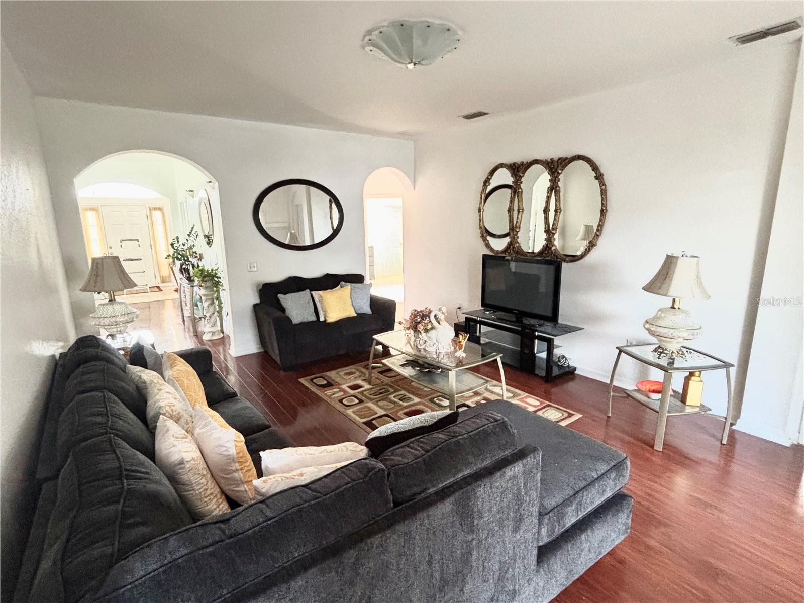 Image 4 of 21 For 7055 Heatherbrook Drive