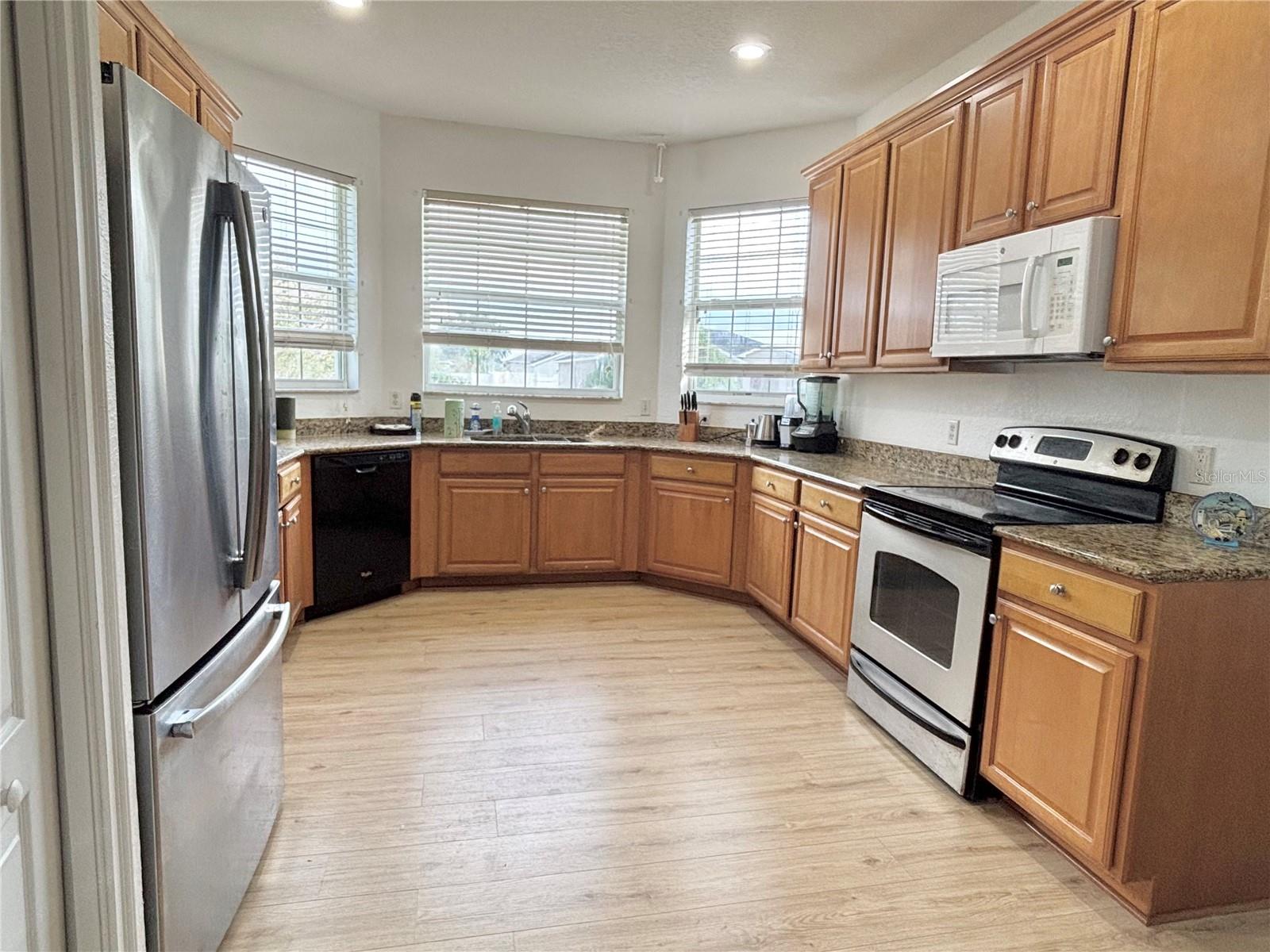 Image 6 of 21 For 7055 Heatherbrook Drive