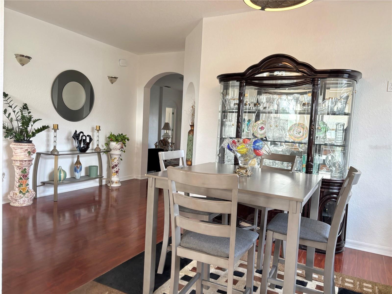 Image 9 of 21 For 7055 Heatherbrook Drive