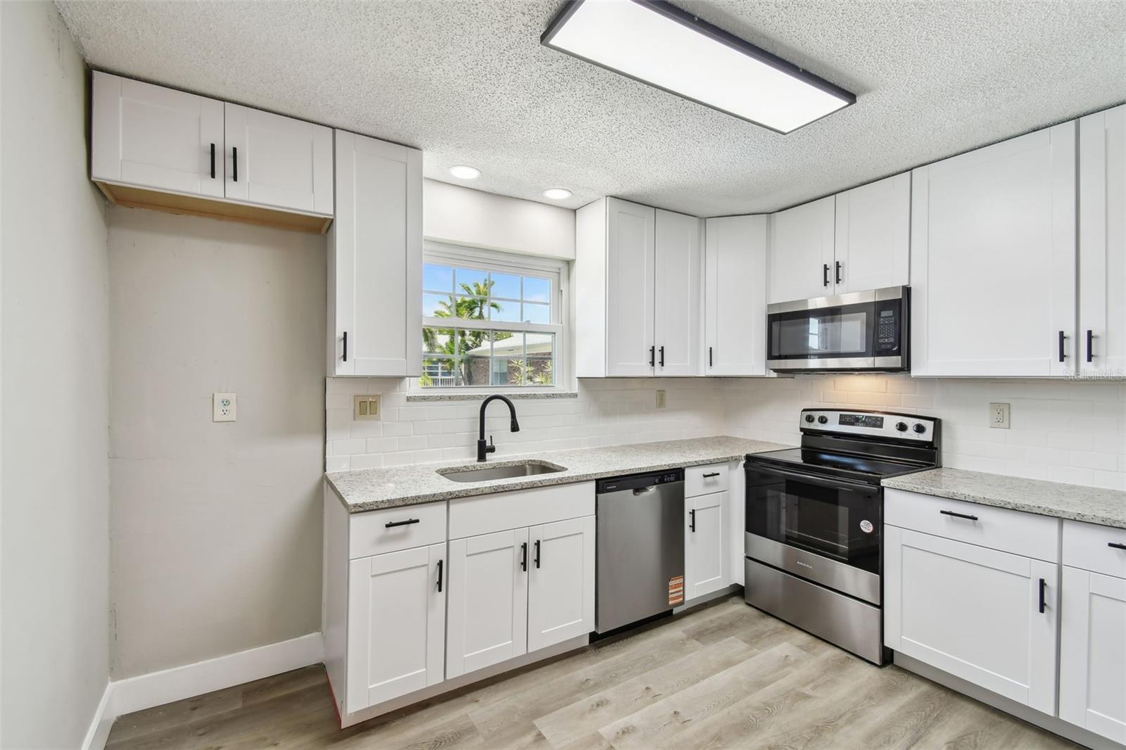 Image 6 of 28 For 3515 41st Terrace S 224