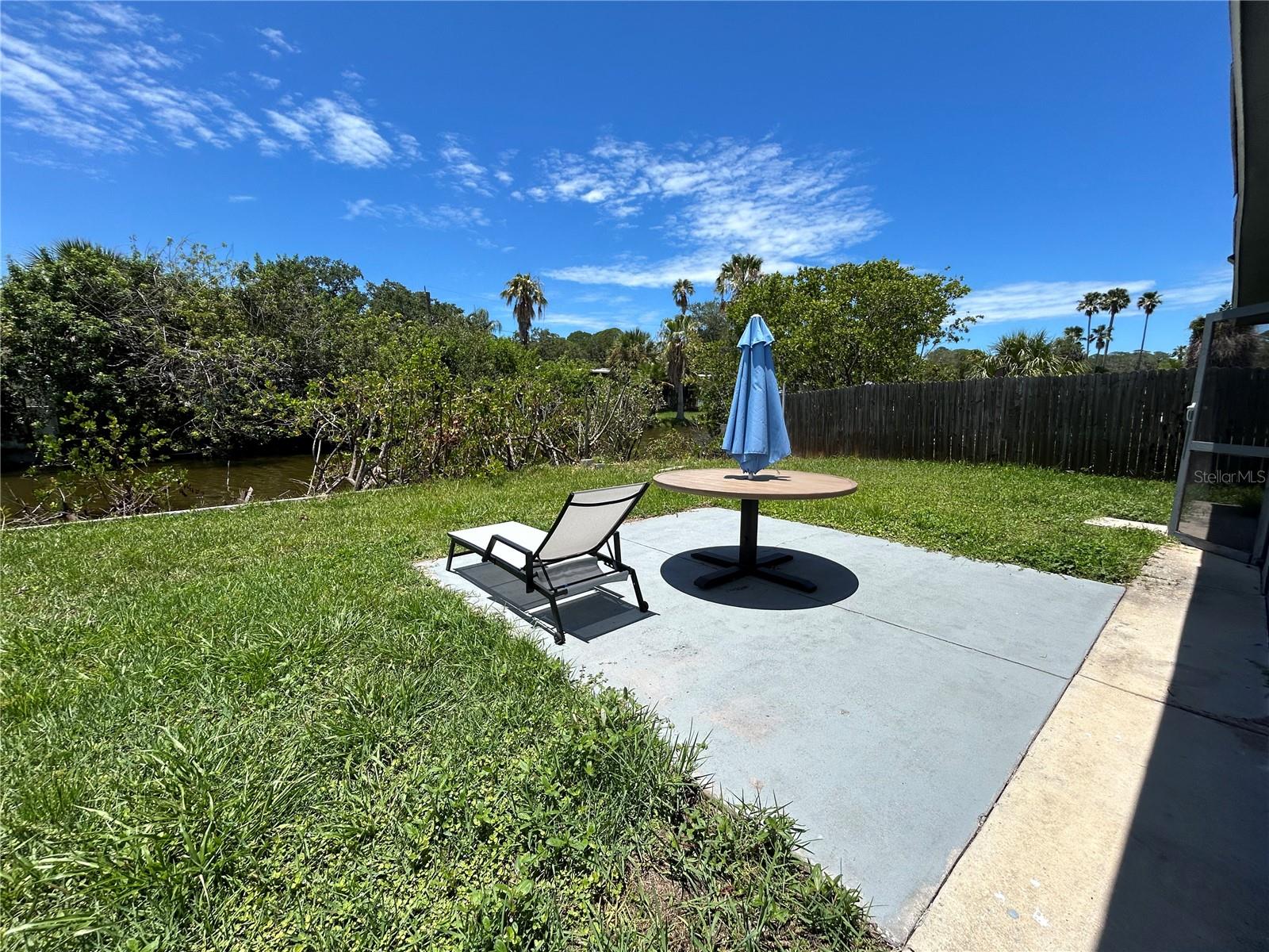 Listing photo id 11 for 7313 Royal Palm Drive