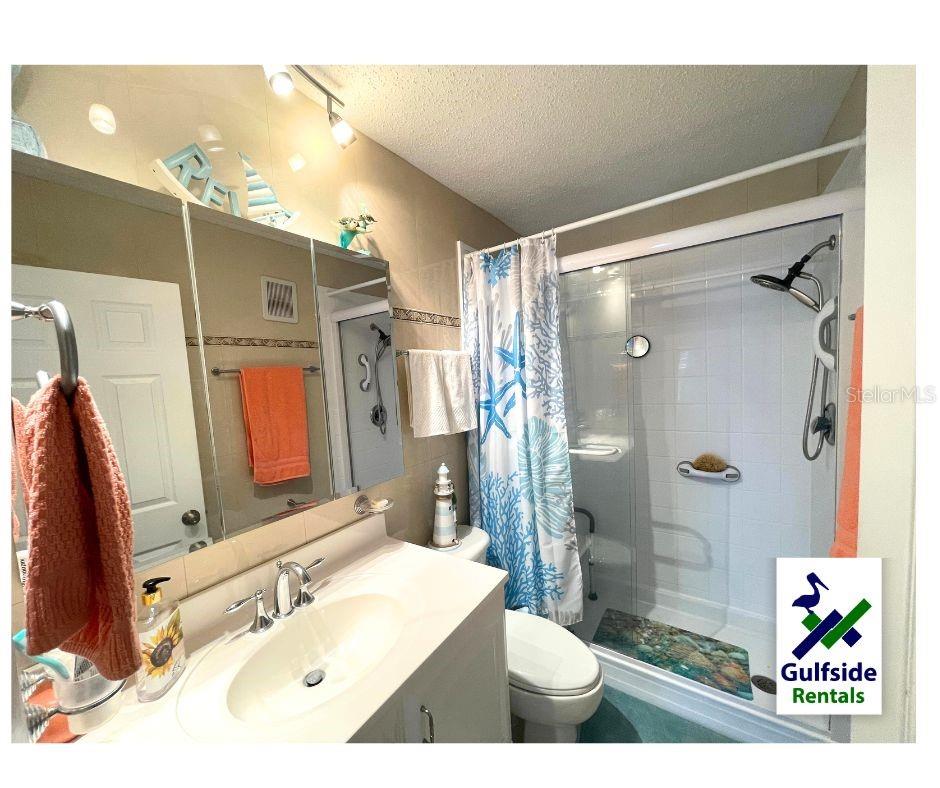 Image 22 of 39 For 210 Elmwood Circle 210