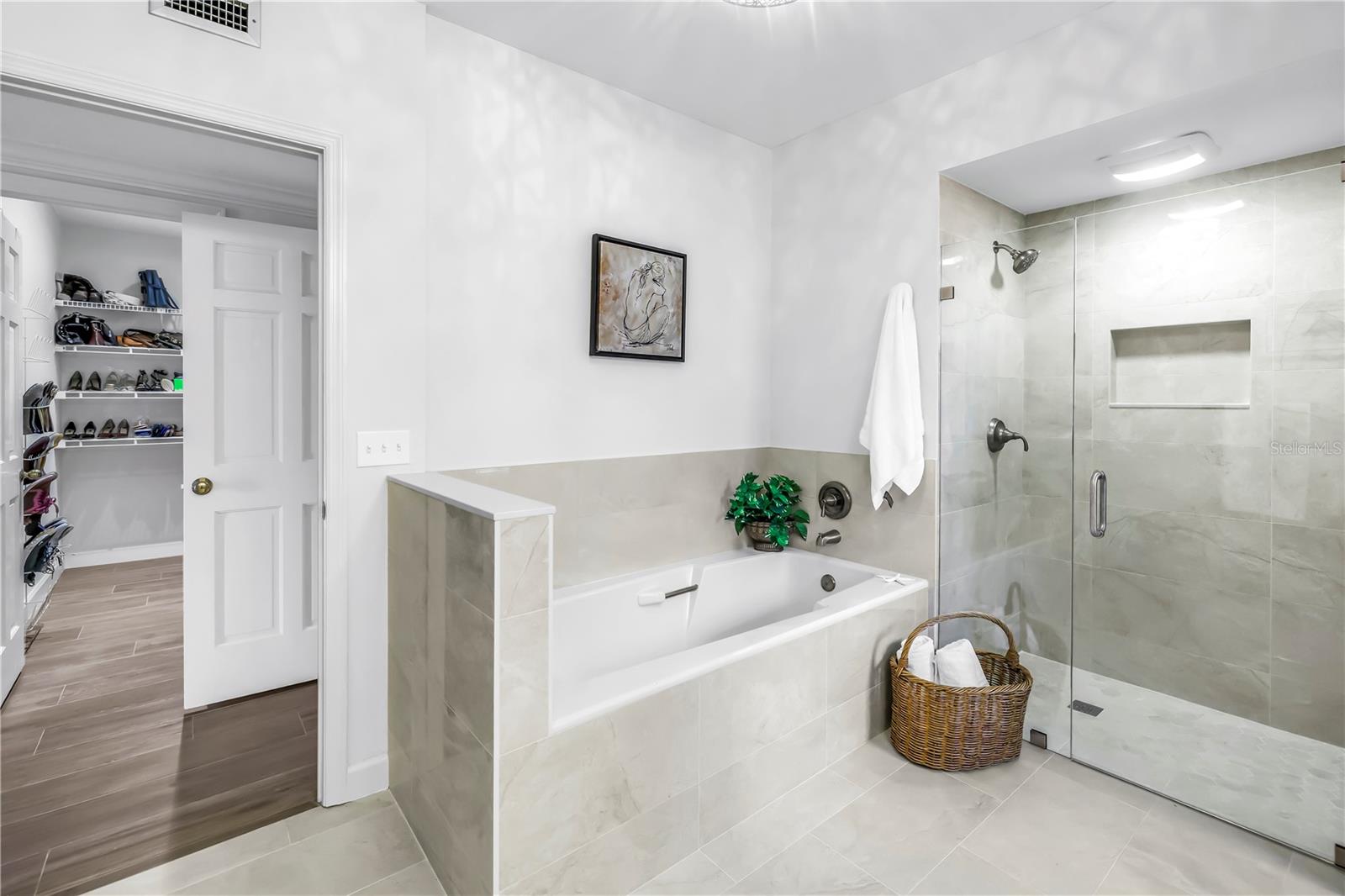 Image 32 of 47 For 8127 Siquita Drive Ne