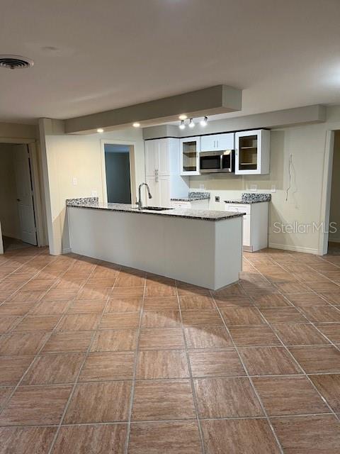 Image 10 of 41 For 5281 Venetian Boulevard Ne