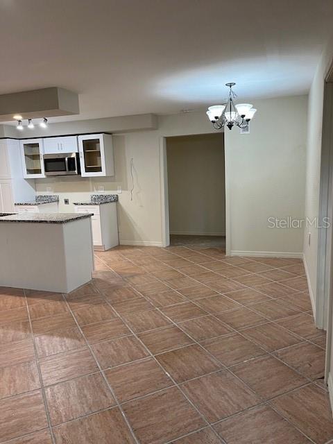Image 11 of 41 For 5281 Venetian Boulevard Ne