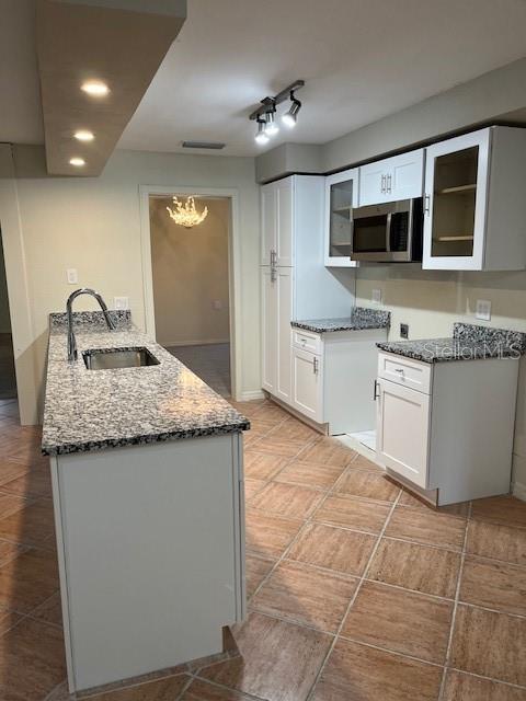 Image 12 of 41 For 5281 Venetian Boulevard Ne