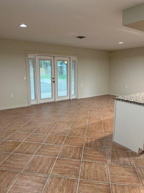 Image 13 of 41 For 5281 Venetian Boulevard Ne