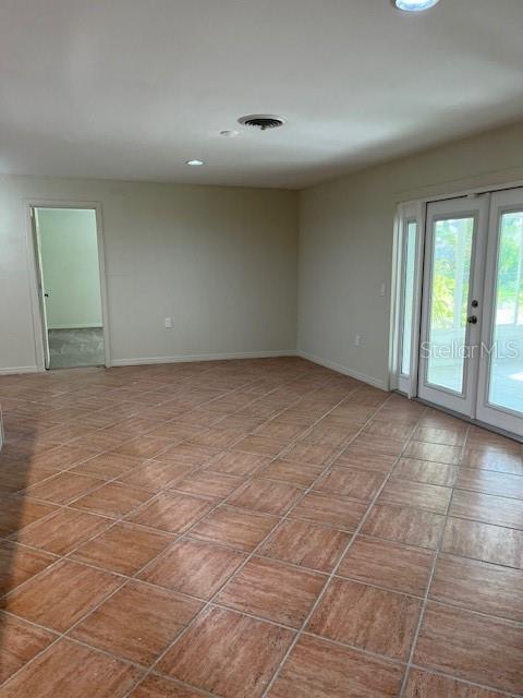 Image 24 of 41 For 5281 Venetian Boulevard Ne