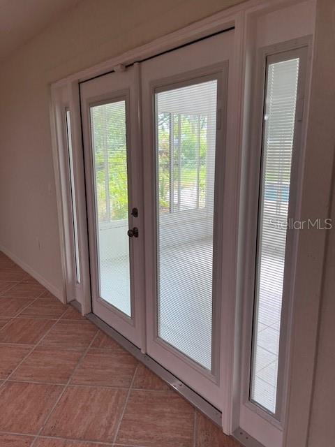 Image 28 of 41 For 5281 Venetian Boulevard Ne