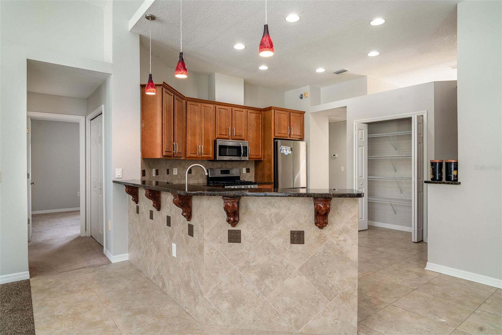 Listing photo id 9 for 14266 Creek Run Drive