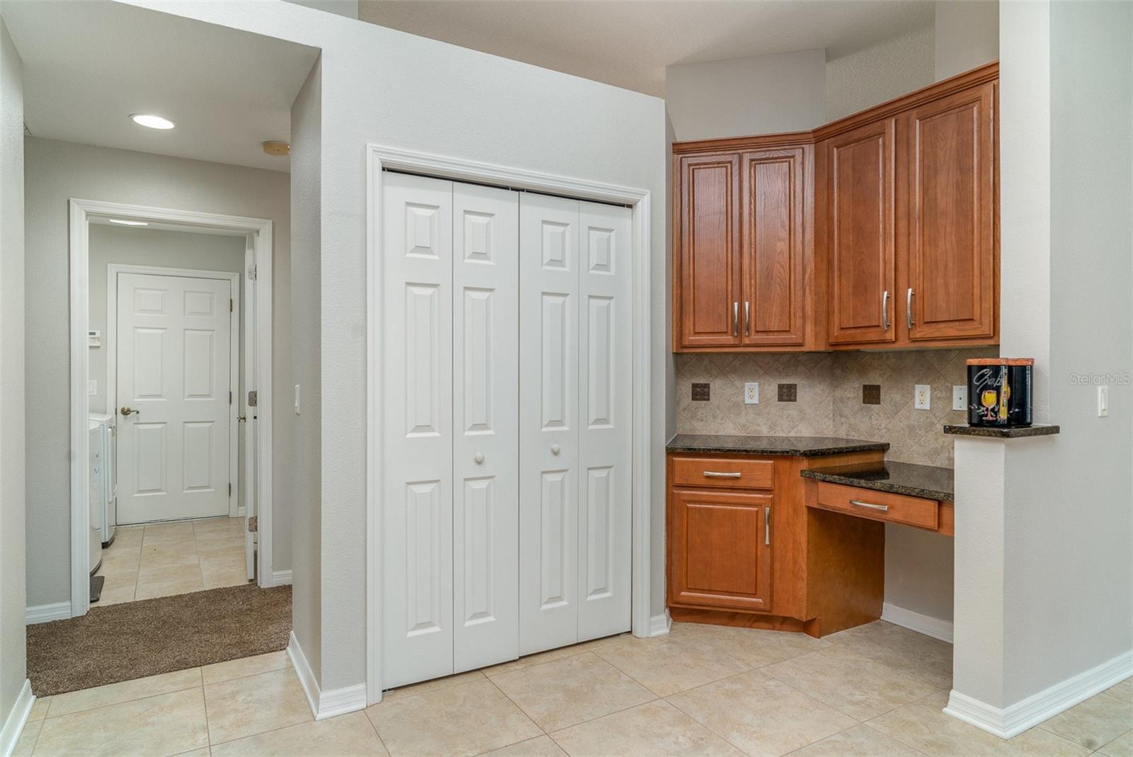 Listing photo id 12 for 14266 Creek Run Drive