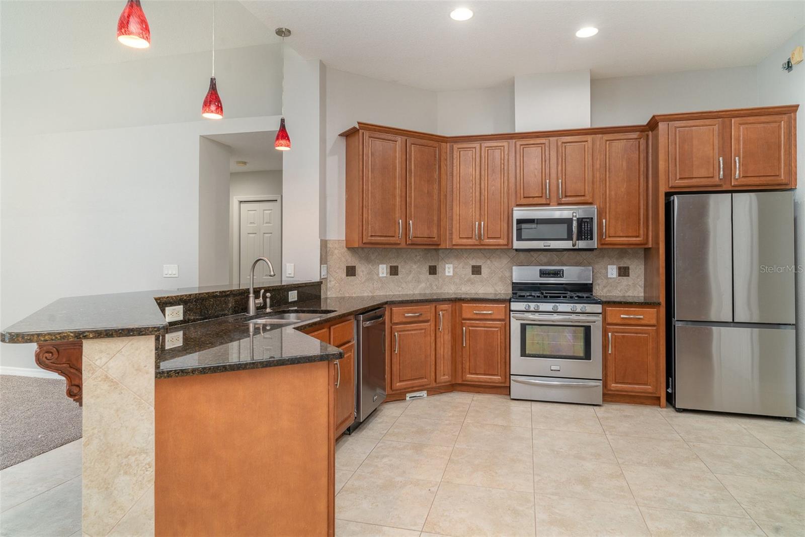 Listing photo id 13 for 14266 Creek Run Drive