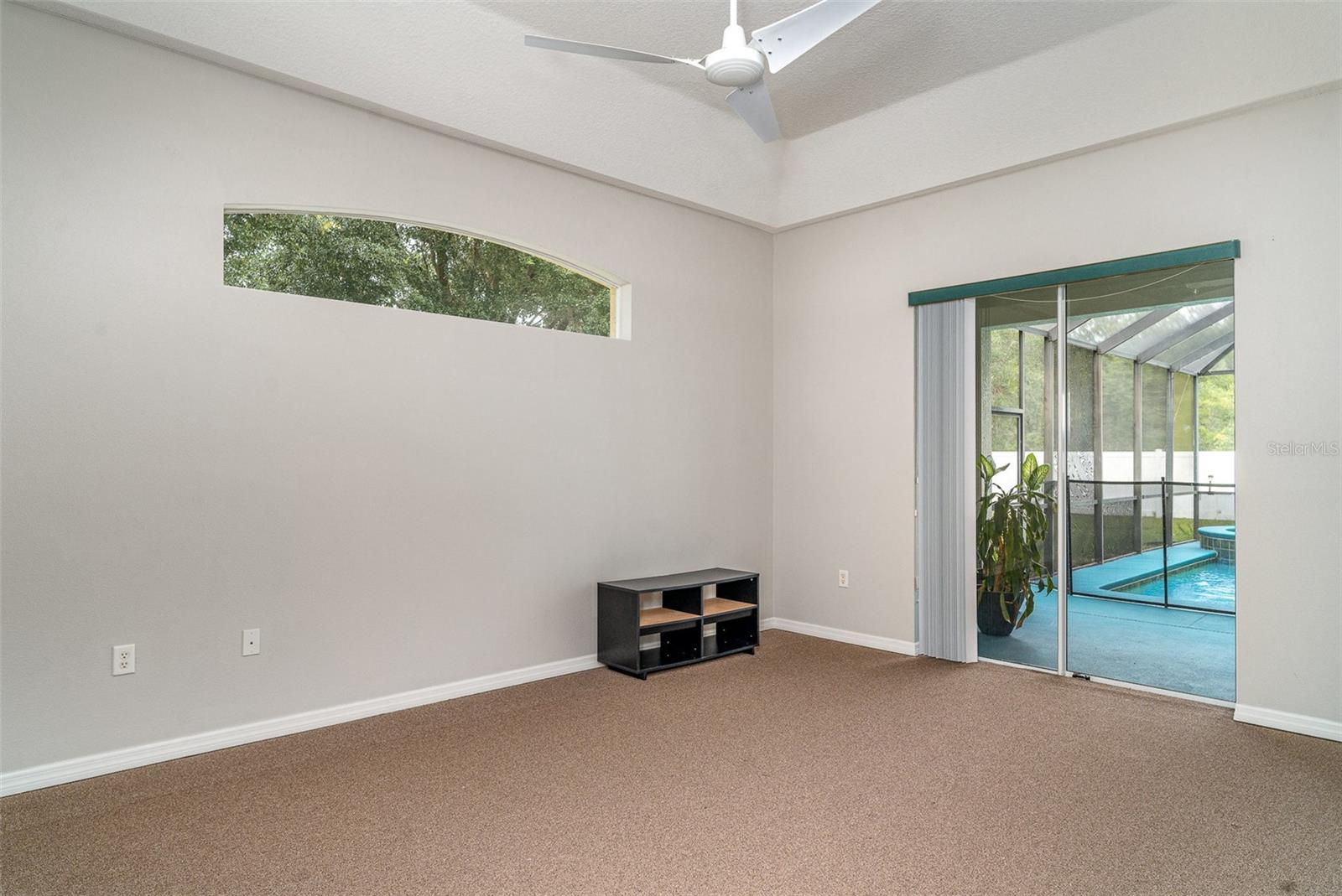 Listing photo id 15 for 14266 Creek Run Drive