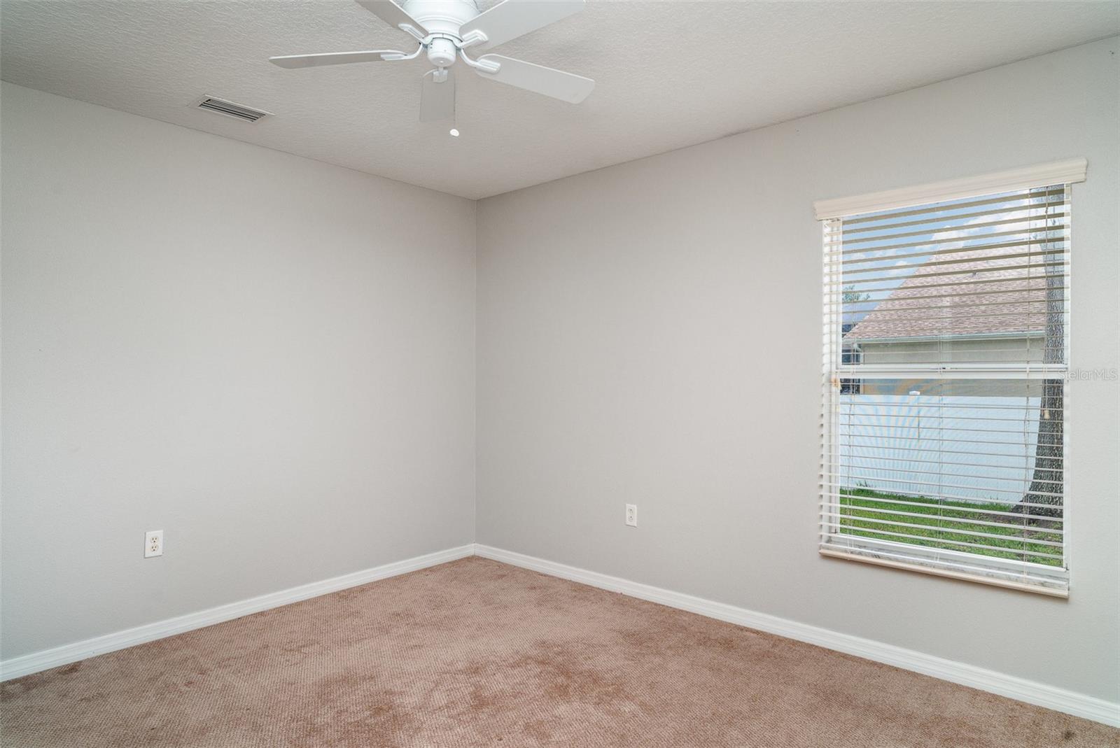 Listing photo id 21 for 14266 Creek Run Drive