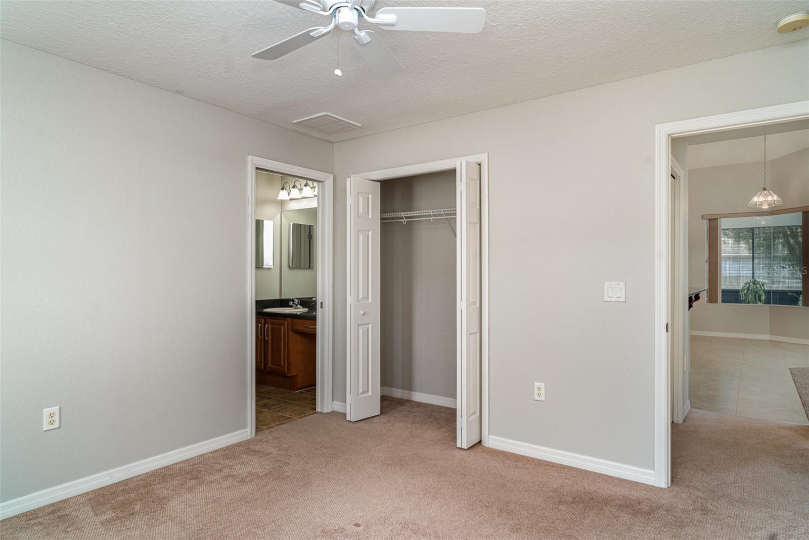 Listing photo id 22 for 14266 Creek Run Drive