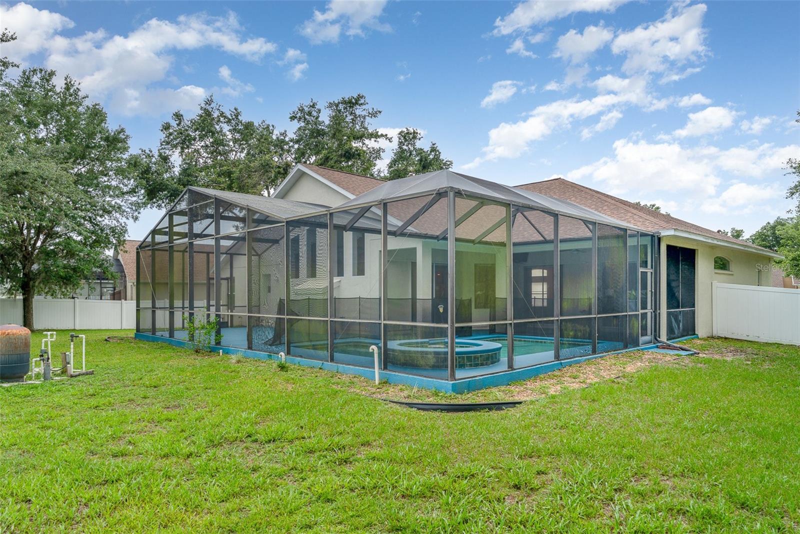 Listing photo id 31 for 14266 Creek Run Drive
