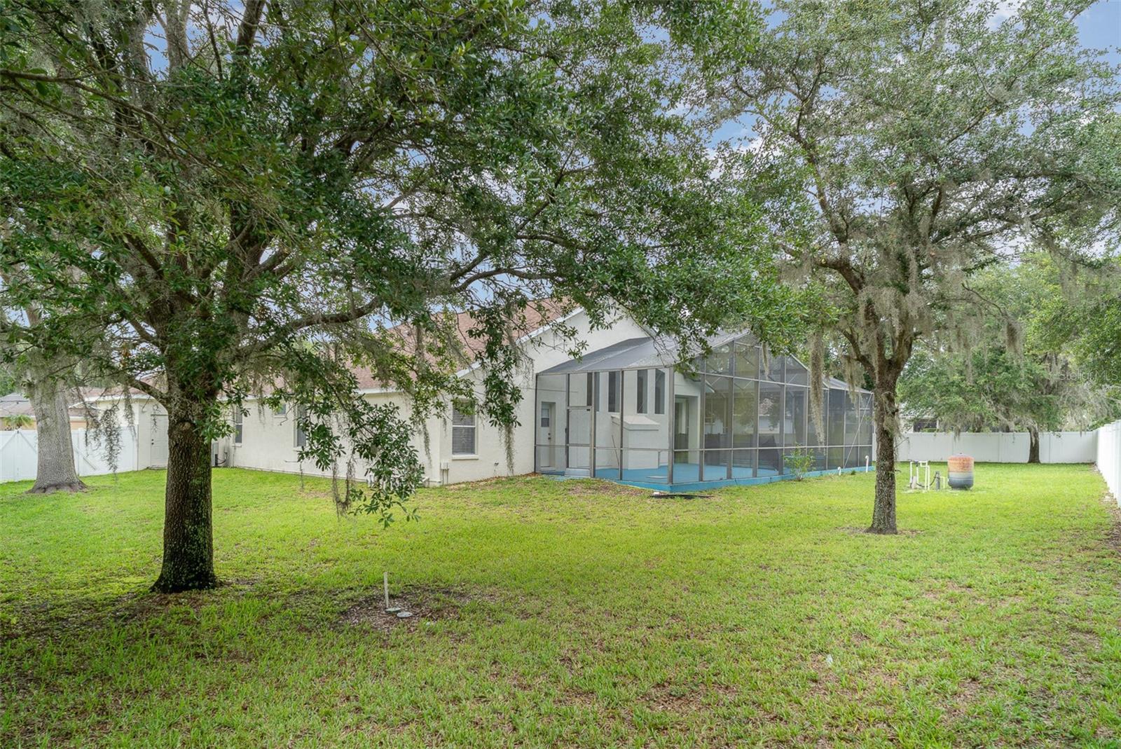 Listing photo id 32 for 14266 Creek Run Drive