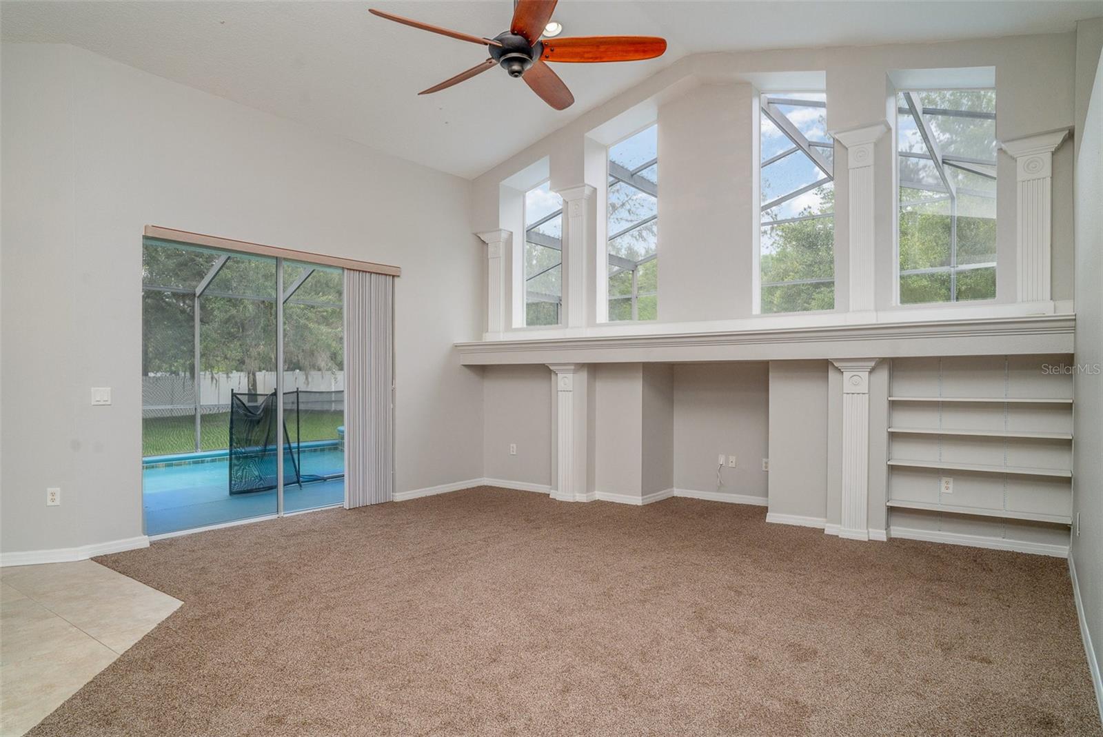 Listing photo id 3 for 14266 Creek Run Drive