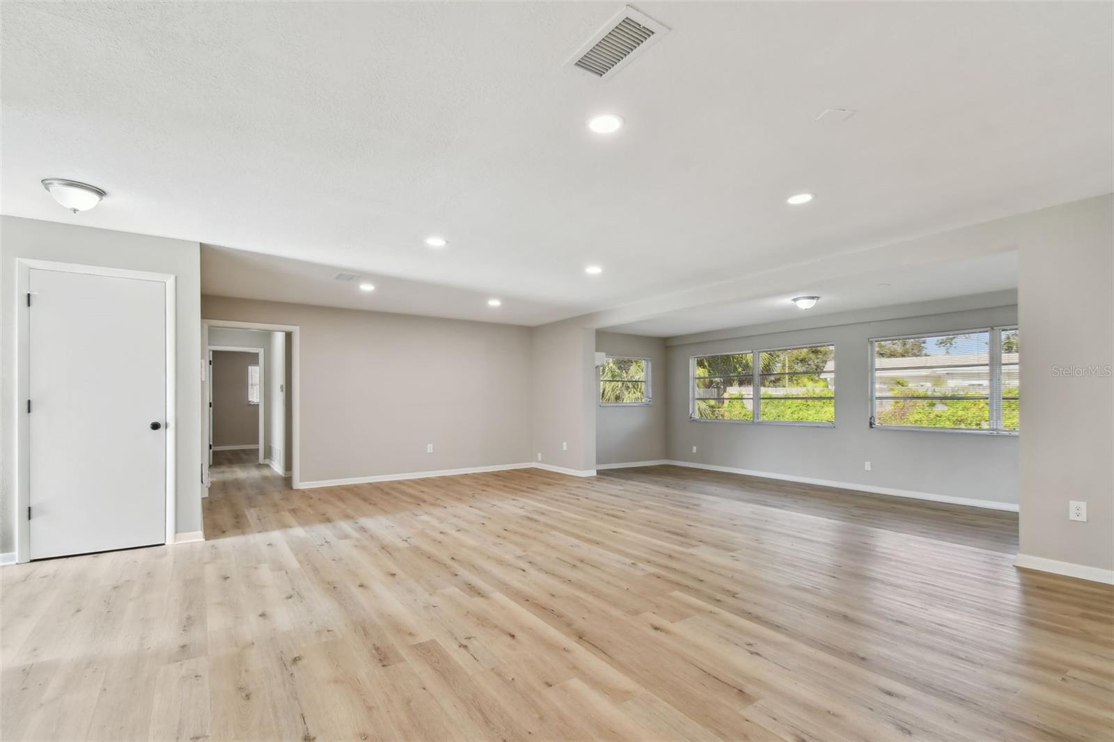 Image 15 of 83 For 1701 62nd Terrace S
