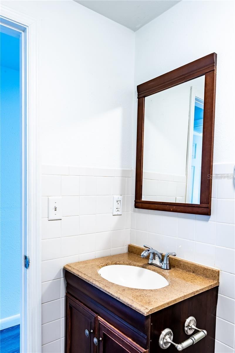 Image 20 of 49 For 3402 Van Buren Drive
