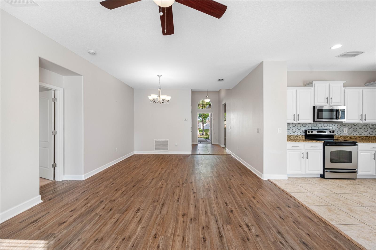 Image 11 of 24 For 11207 Flora Springs Drive
