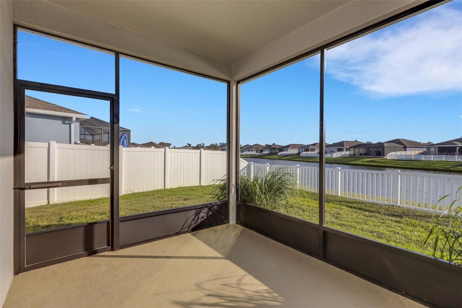 Listing photo id 8 for 6211 114th Drive E