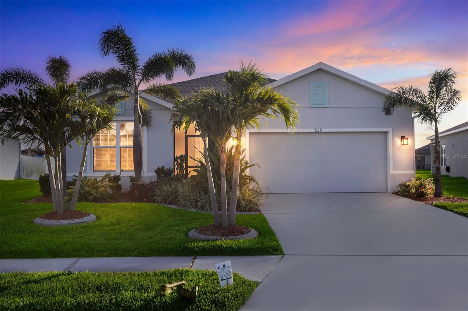 Listing photo id 9 for 6211 114th Drive E