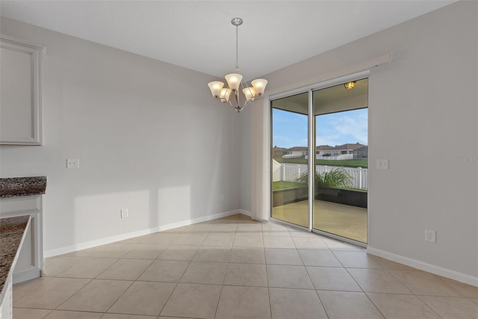 Listing photo id 11 for 6211 114th Drive E
