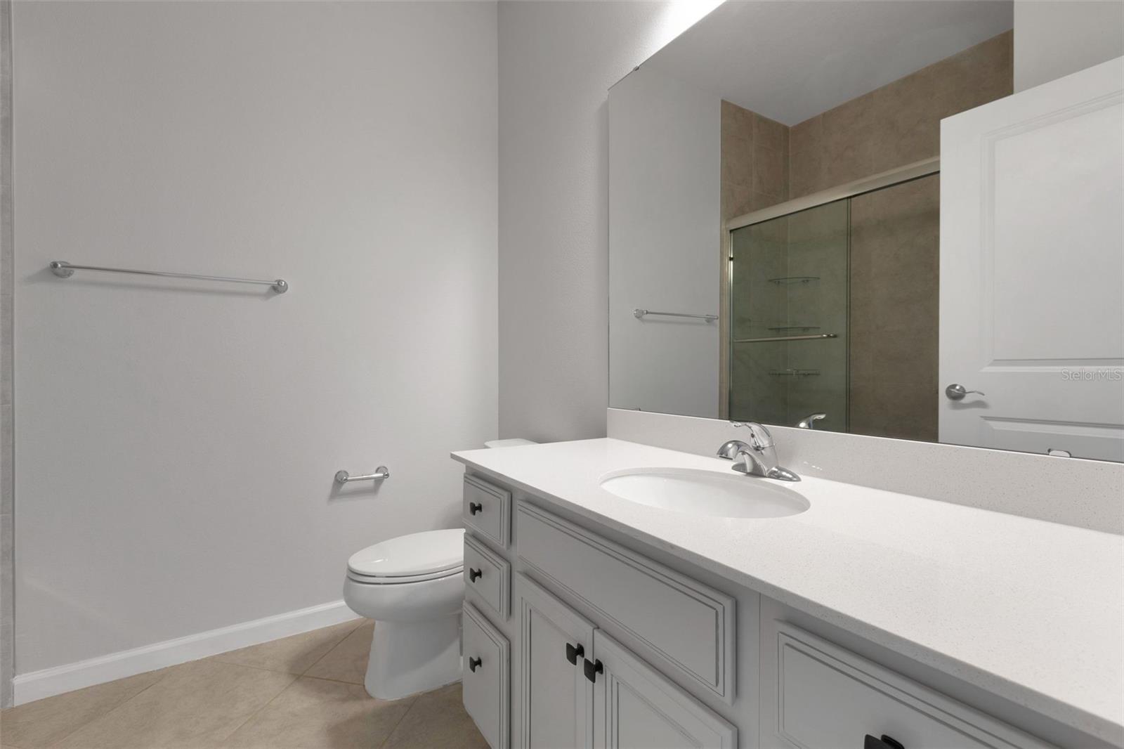 Listing photo id 19 for 6211 114th Drive E