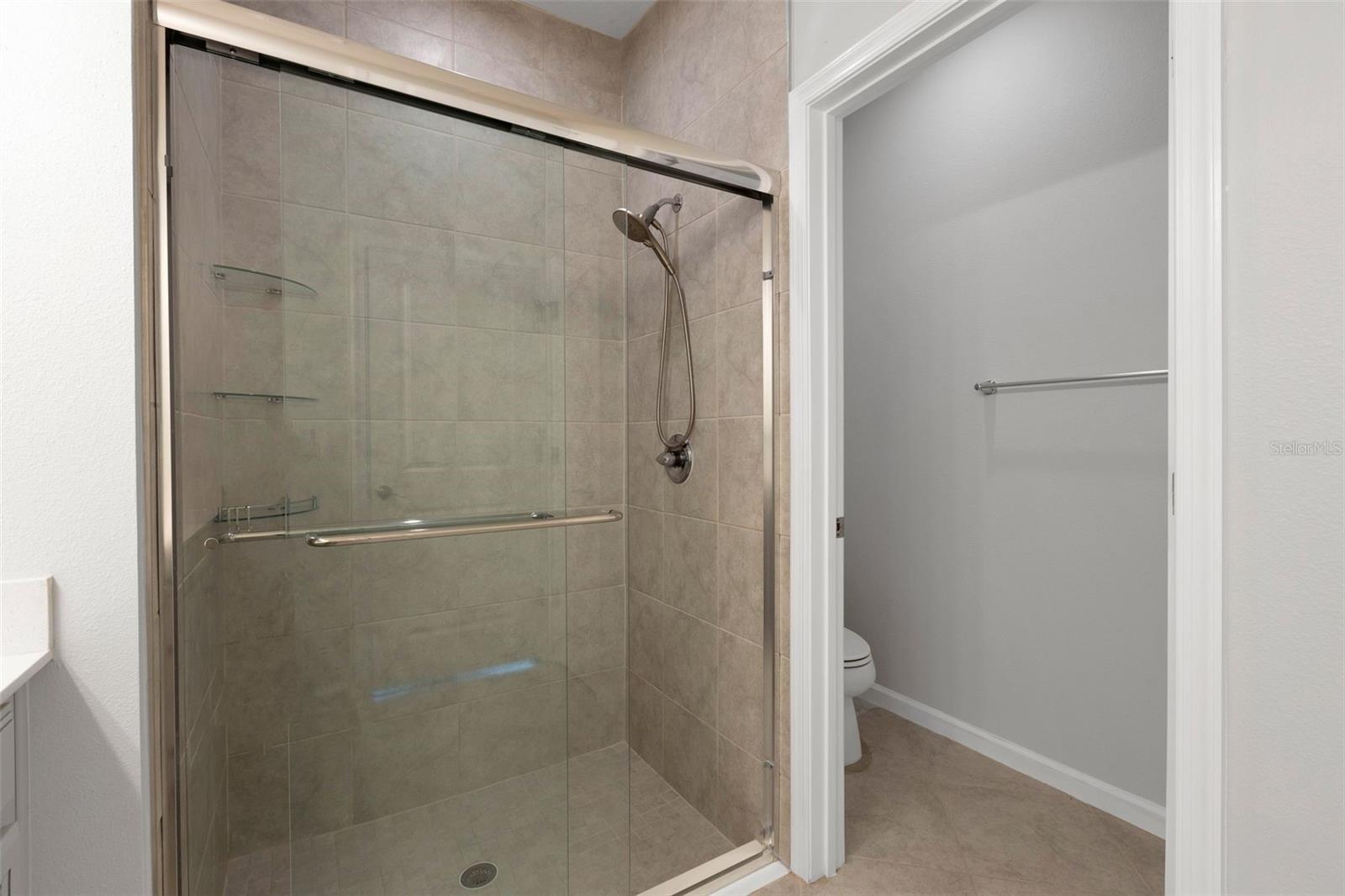 Listing photo id 21 for 6211 114th Drive E