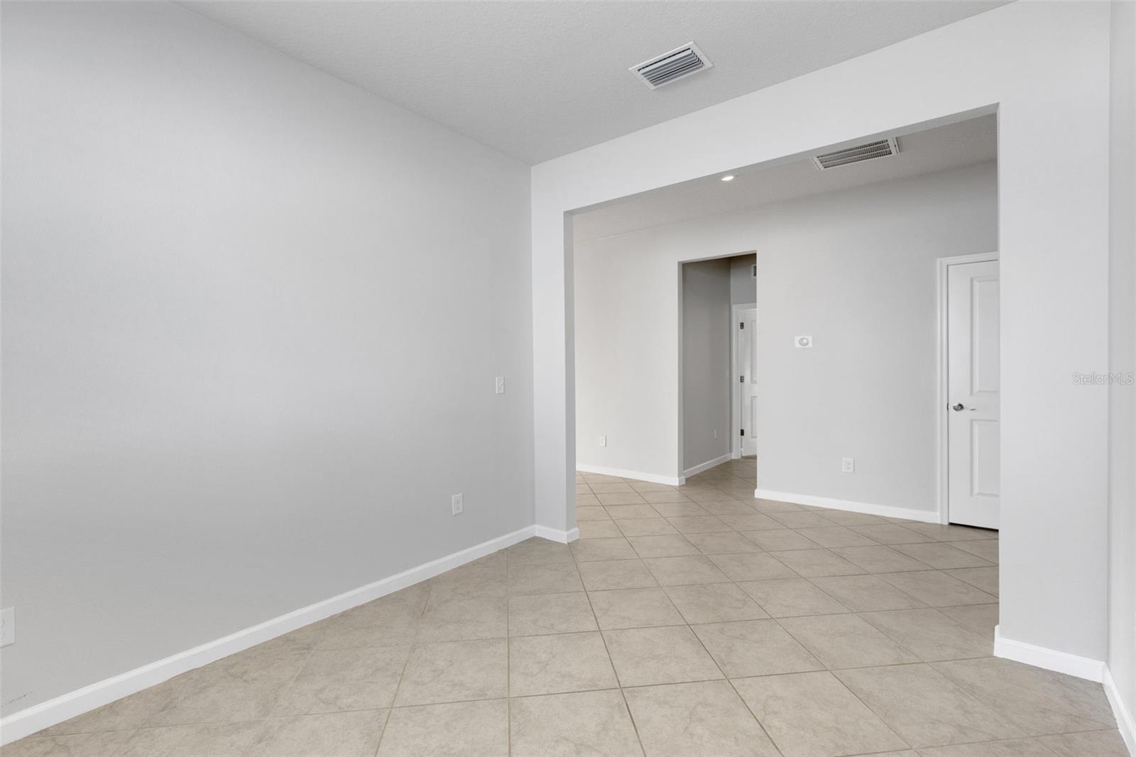 Listing photo id 27 for 6211 114th Drive E