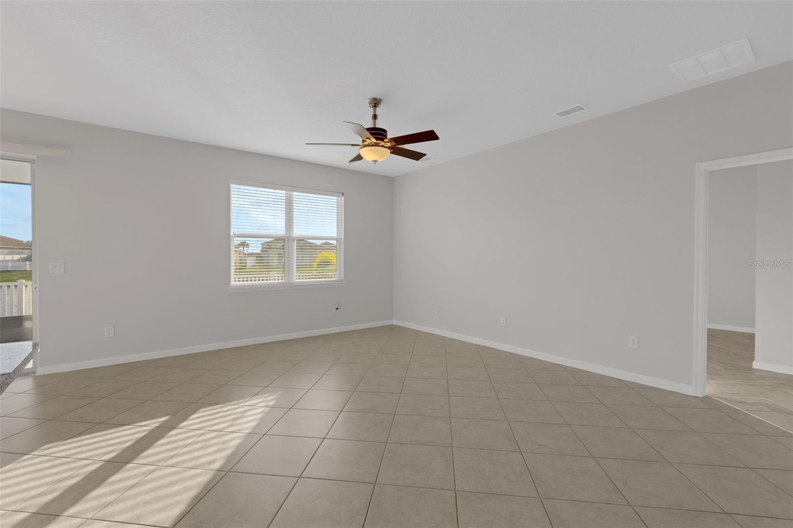 Listing photo id 30 for 6211 114th Drive E
