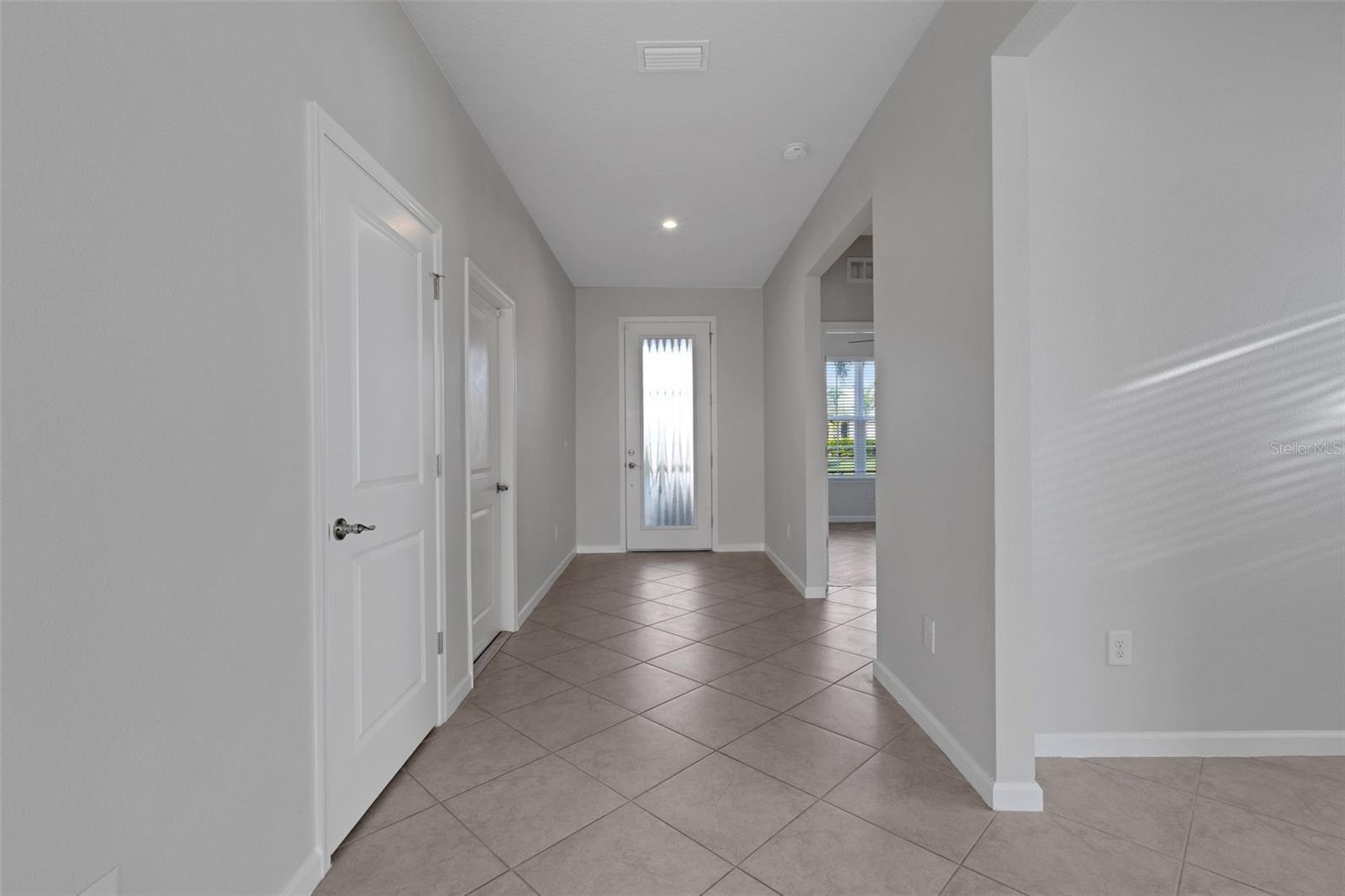 Listing photo id 33 for 6211 114th Drive E