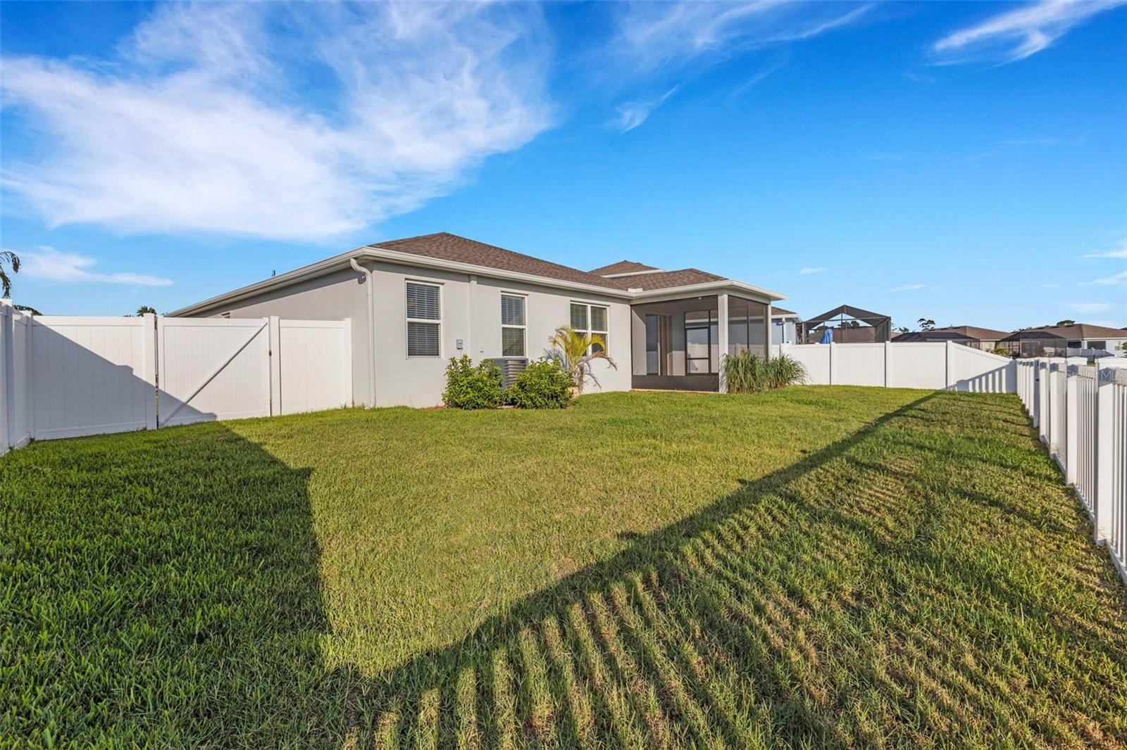 Listing photo id 35 for 6211 114th Drive E
