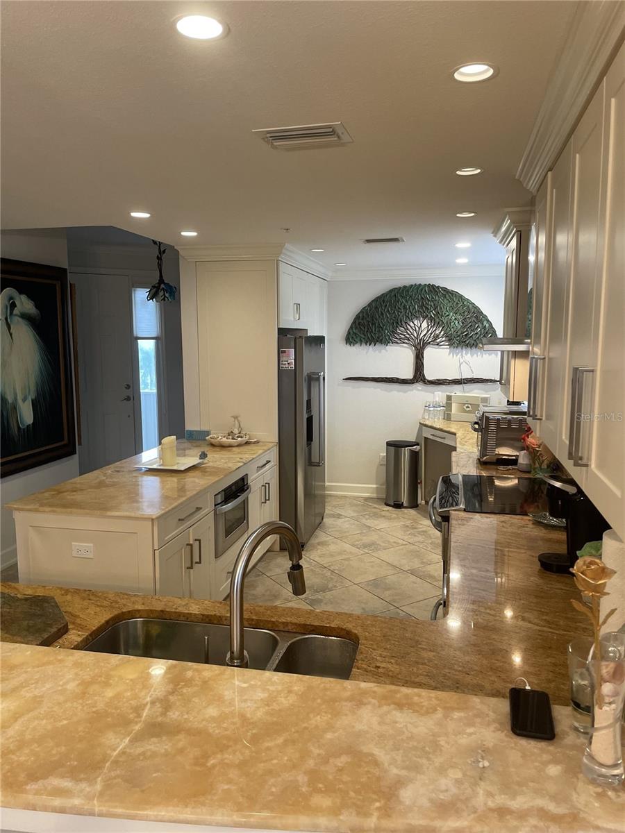 Image 2 of 5 For 13313 Gasparilla Road 401