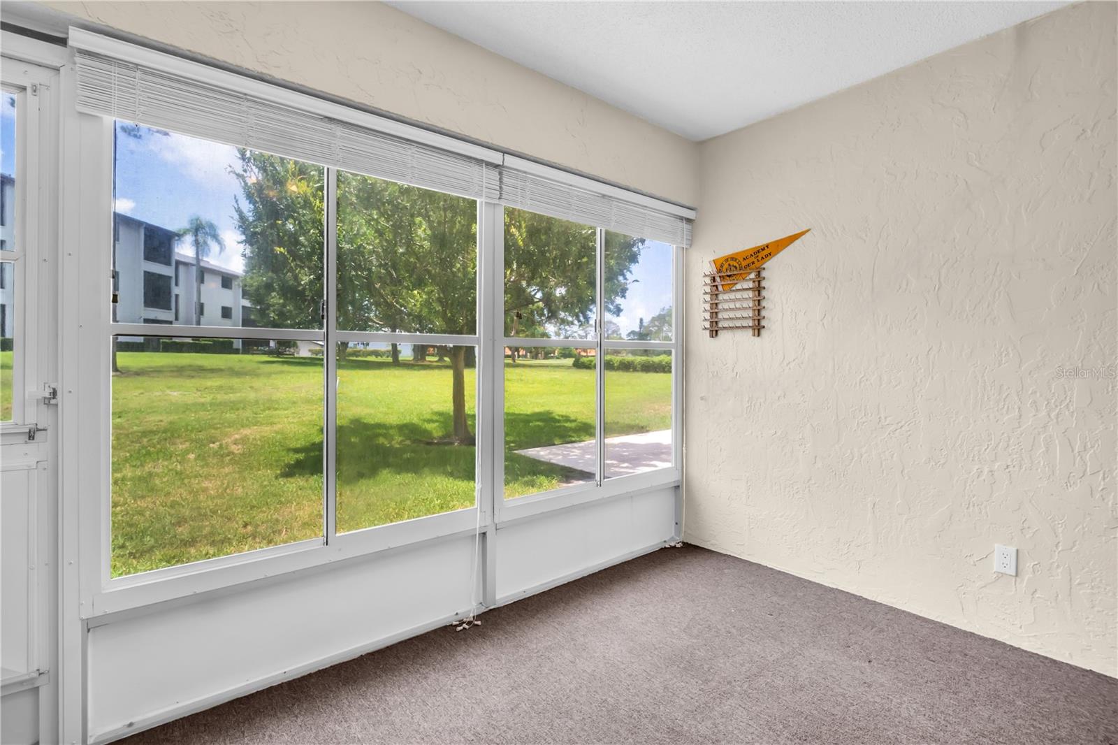 Image 23 of 46 For 860 Maclaren Drive N A