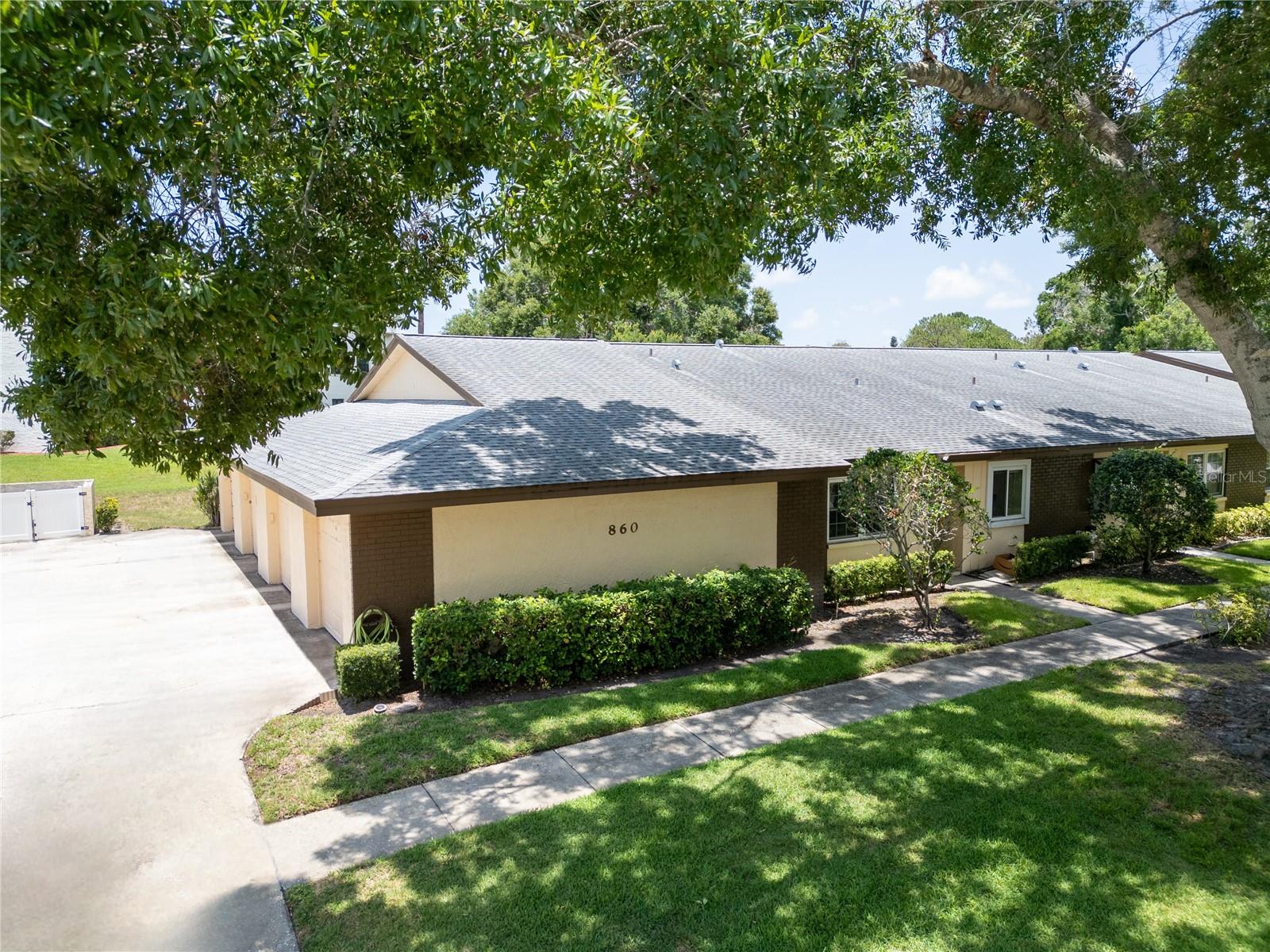 Image 26 of 46 For 860 Maclaren Drive N A